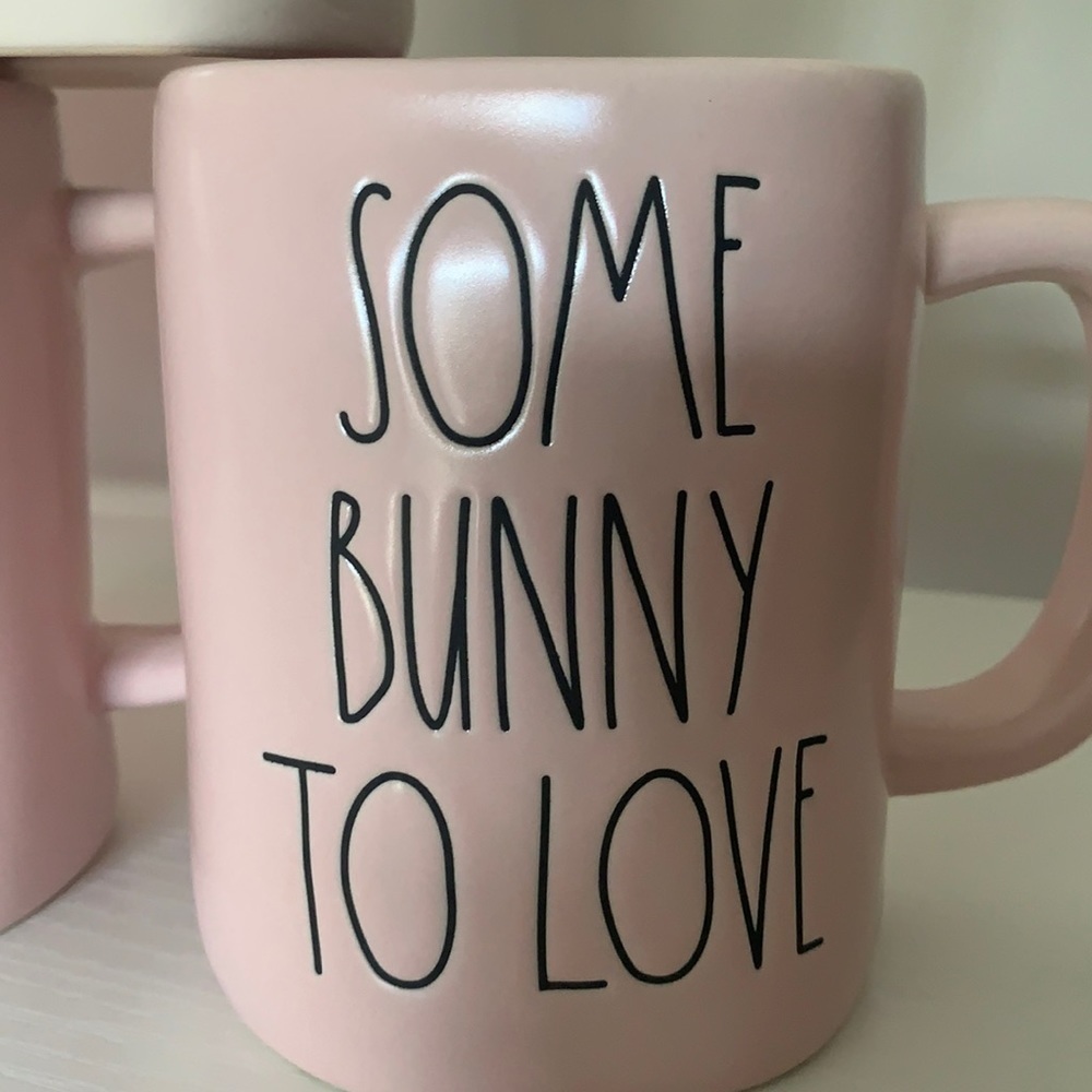 ⭐️RAE DUNN PINK “SOME BUNNY TO LOVE”MUG